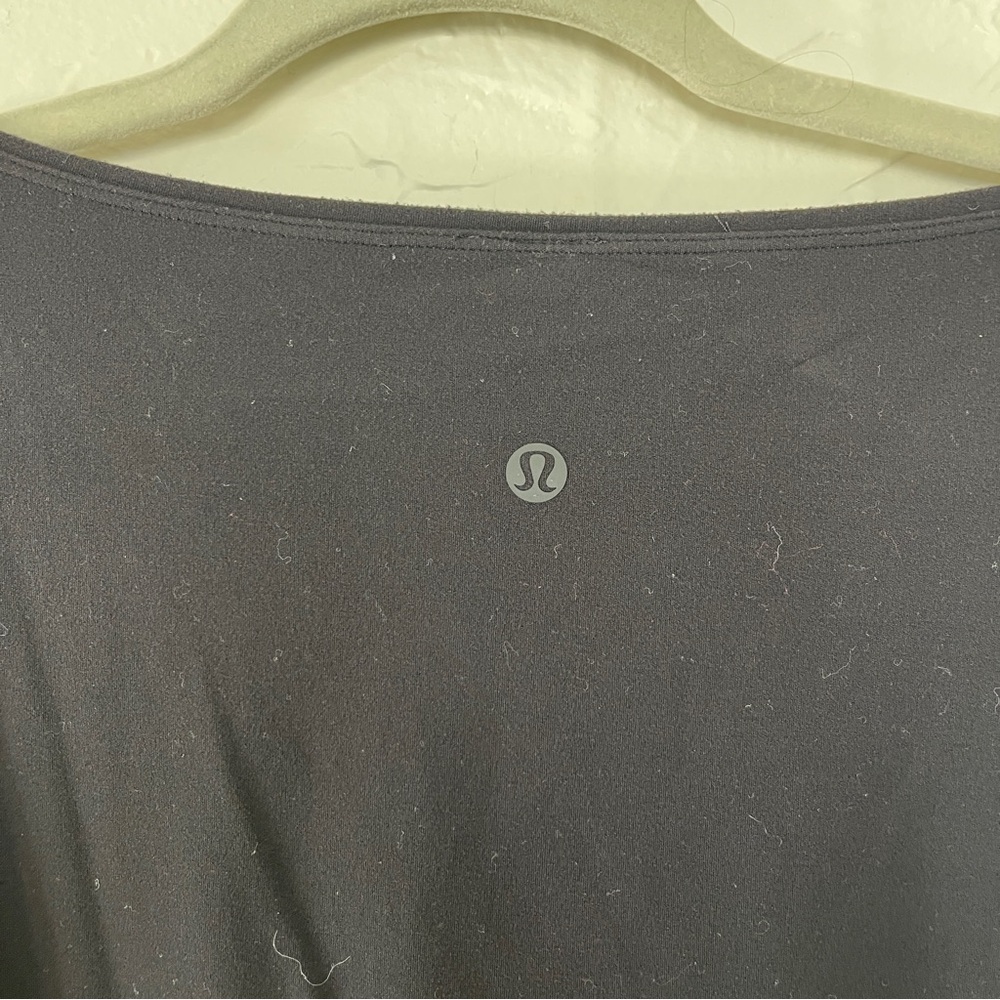 Lululemon Short Sleeve Back in Action. Black. Size 10 - Picture 3 of 4